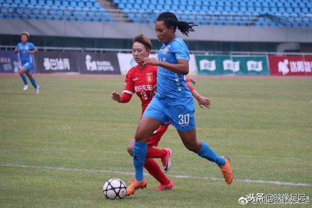 詹姆斯30+7+9文班亚马27+10+8+5+5 湖人胜马刺