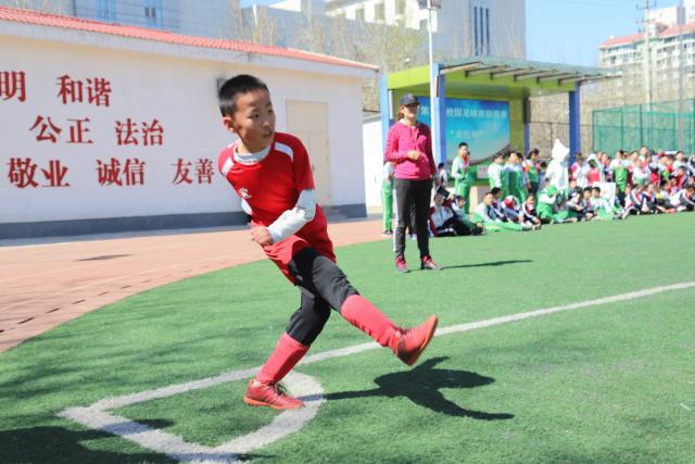 阿森纳14岁少年引多家俱乐部关注 成年模版厄德高
